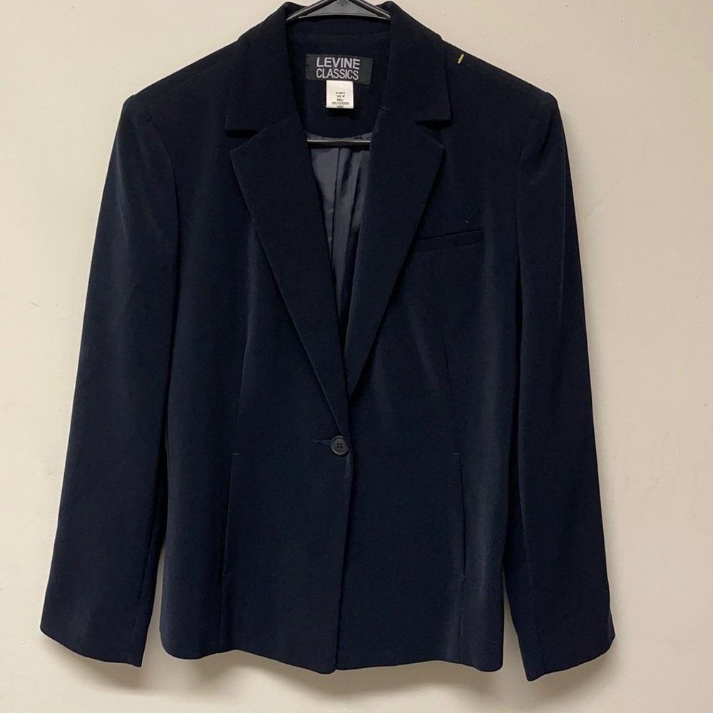 Elegant Coat and nice stuff 100 Polyester lining